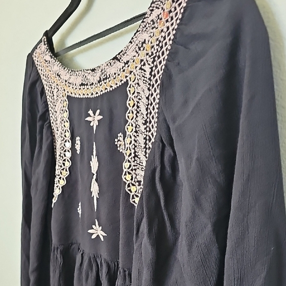 Ananada's Collection Black Boho Embroidered Billow Sleeve Women's Top XL - Picture 5 of 12